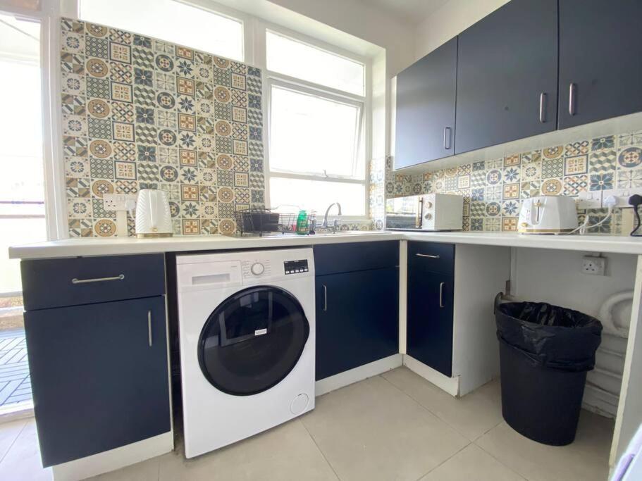 Appartamento Charming Retreat In Pimlico Londra Esterno foto
